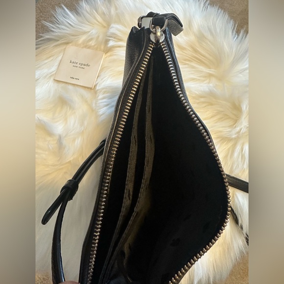 Kate Spade Leila Triple Gusset Zip Crossbody. - Picture 7 of 15